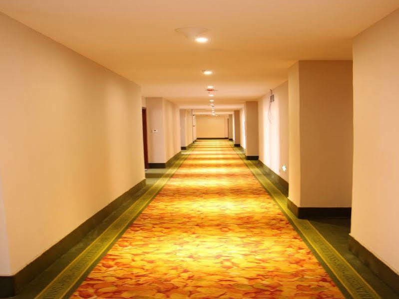Greentree Inn Shandong Qingdao Development District Sdust Express Hotel Eksteriør bilde